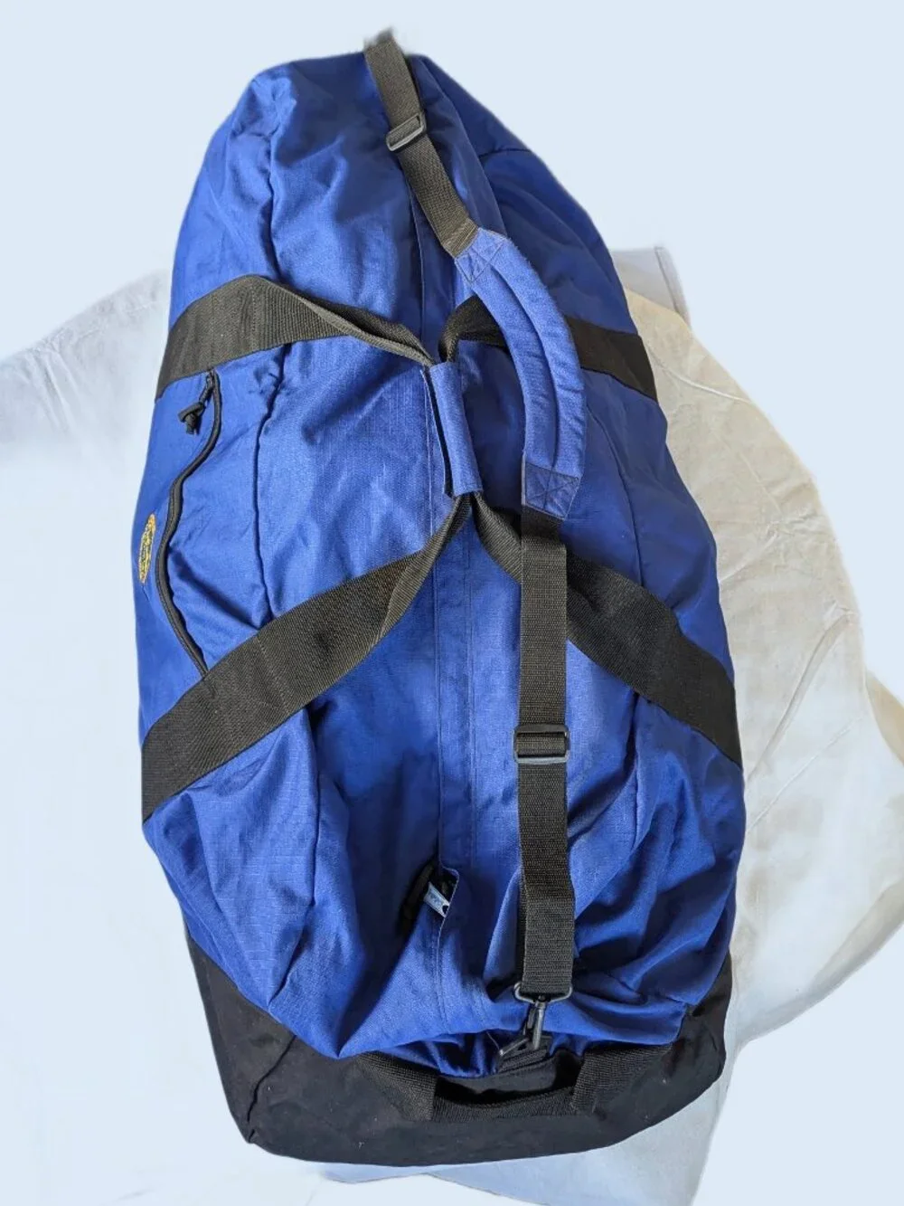Cabela's Outdoor Gear Extra Large Blue/Black Nylon Duffel w Shoulder Strap